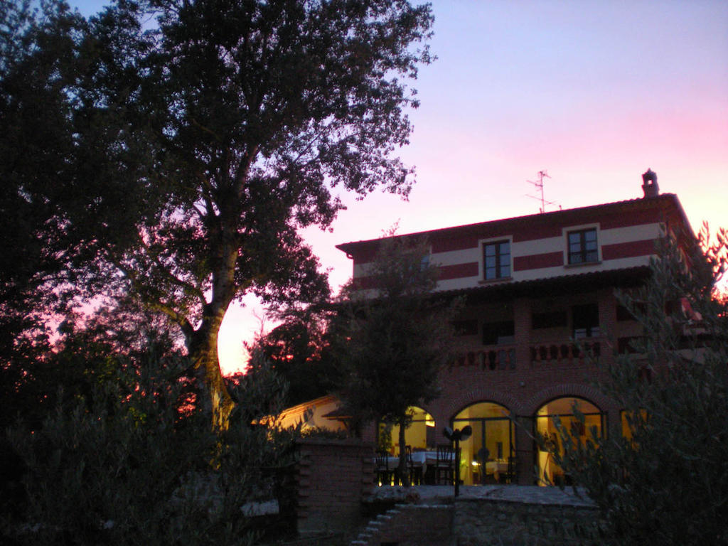 Le Rasse Pension Citerna Buitenkant foto